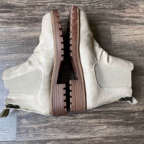 NWOT Blowfish Women’s Ankle Boots Size 6 - Picture 4 of 12